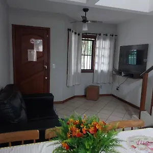 Clara Manha Bombinhas